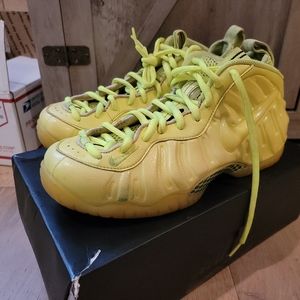 Air Foamposite Pro Premium Volt Size 8.5 Volt 6240